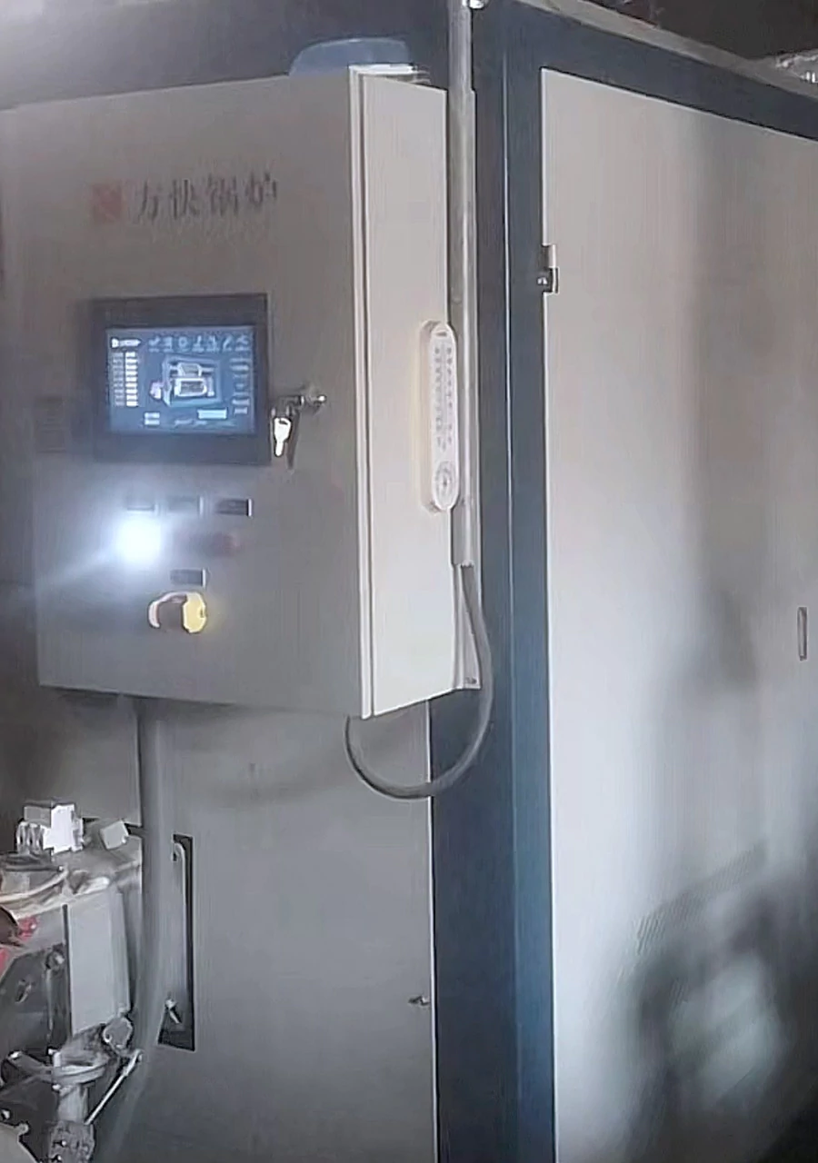 Vacuum hot water boiler