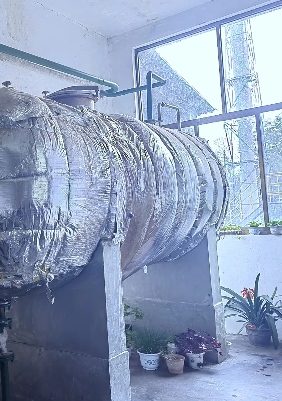 Hot water boiler